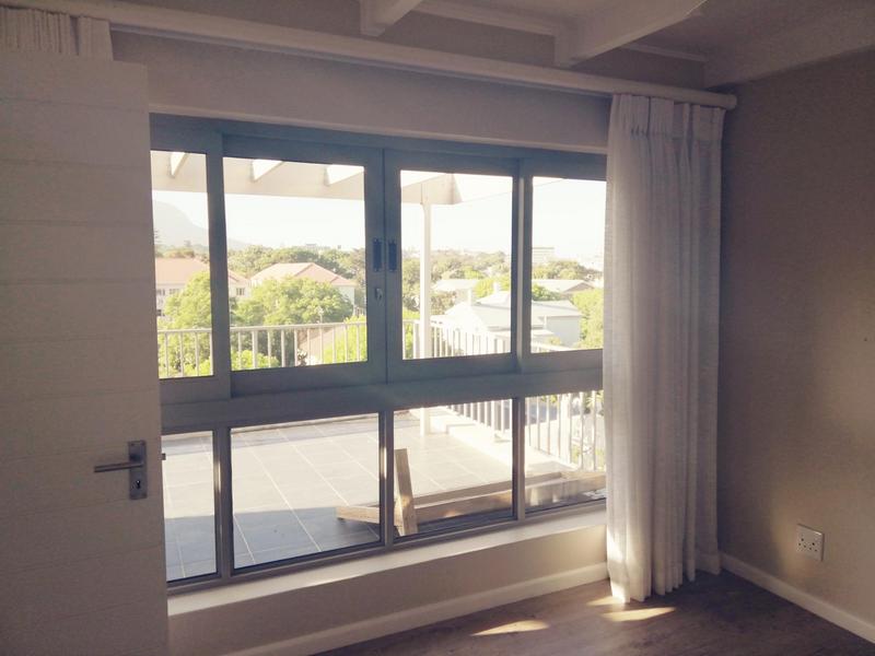 To Let 3 Bedroom Property for Rent in Wynberg Upper Western Cape